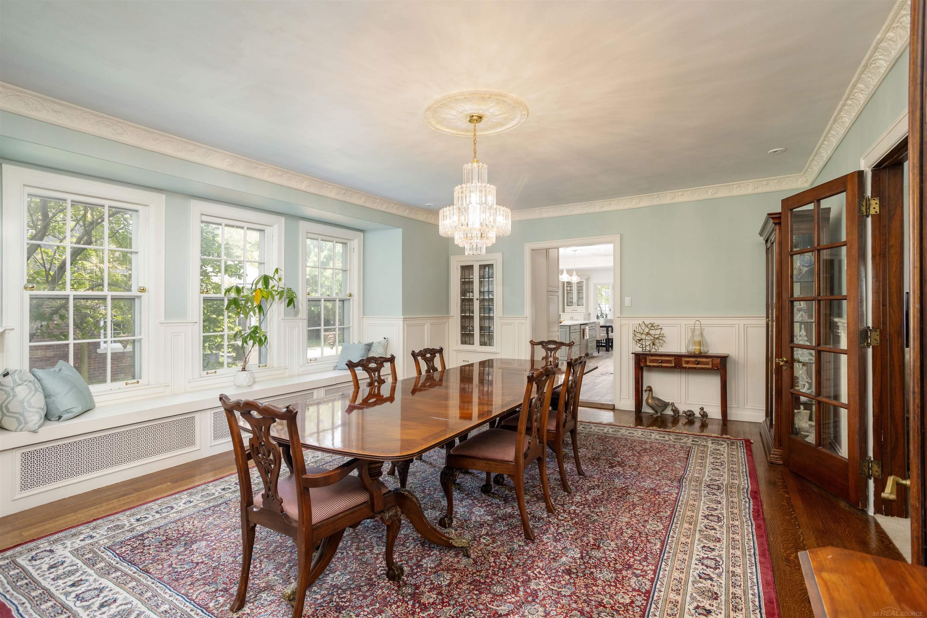 803 Lakepointe Street