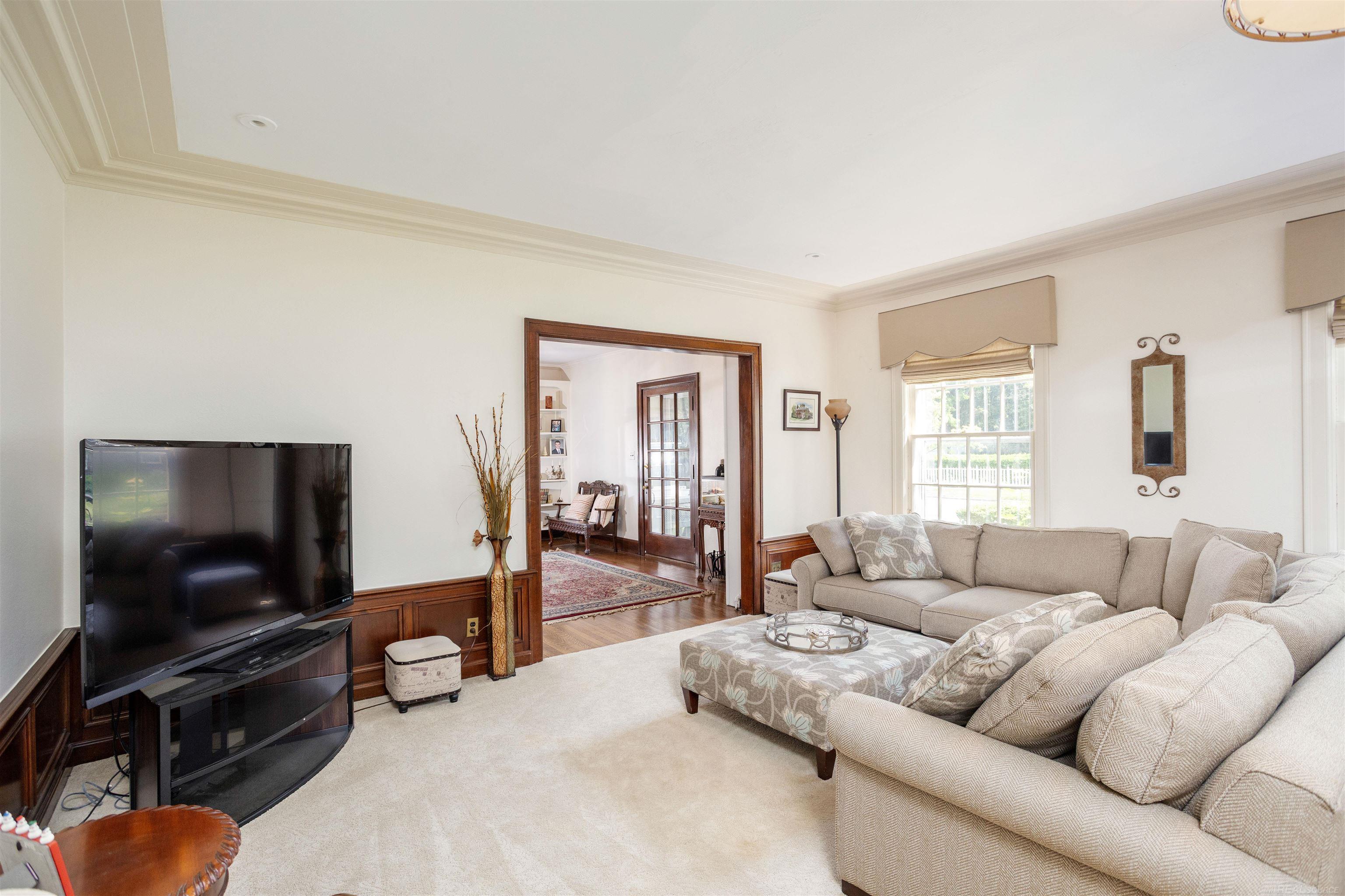 803 Lakepointe Street