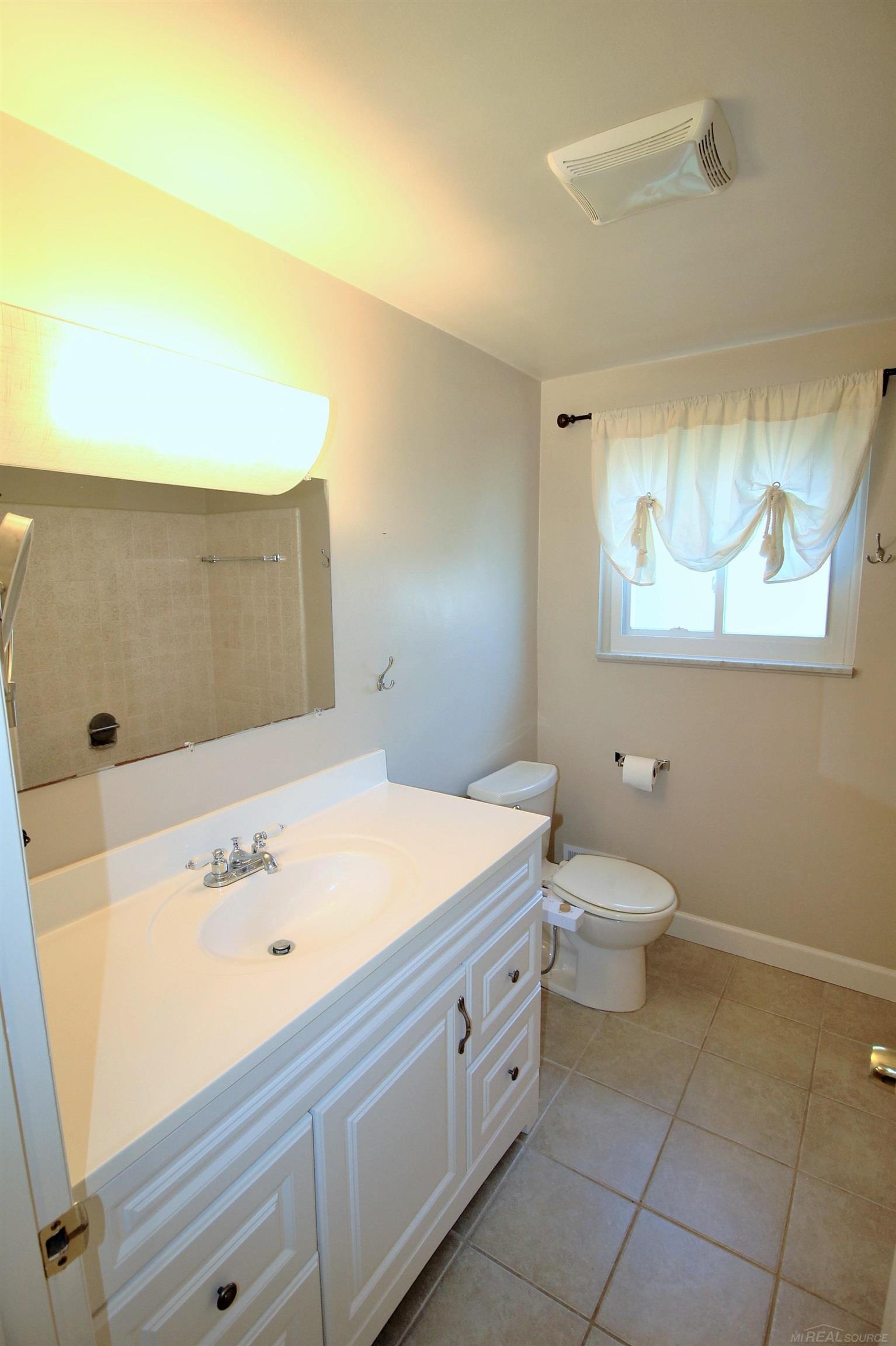 618 N Rosedale Court