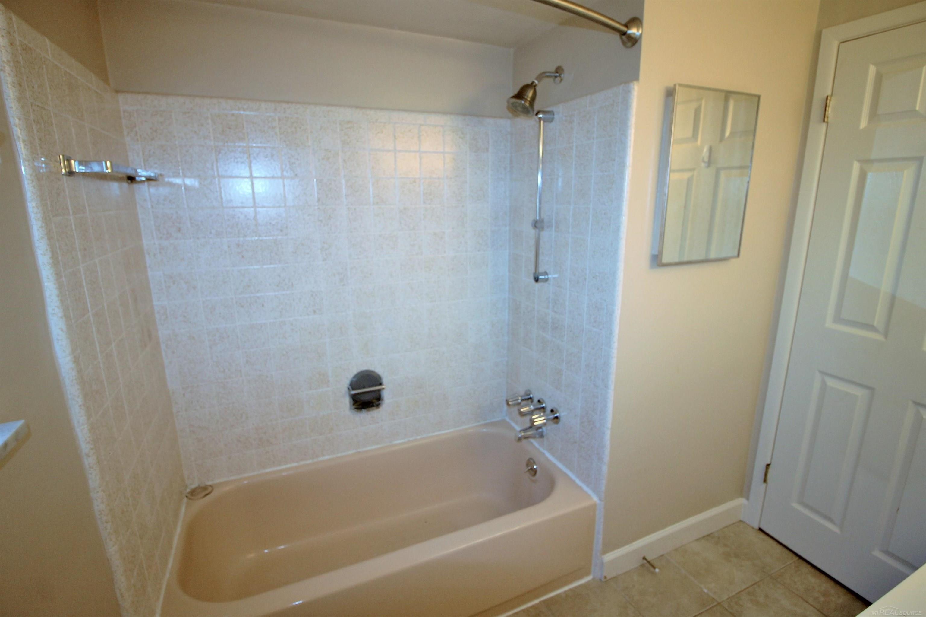 618 N Rosedale Court