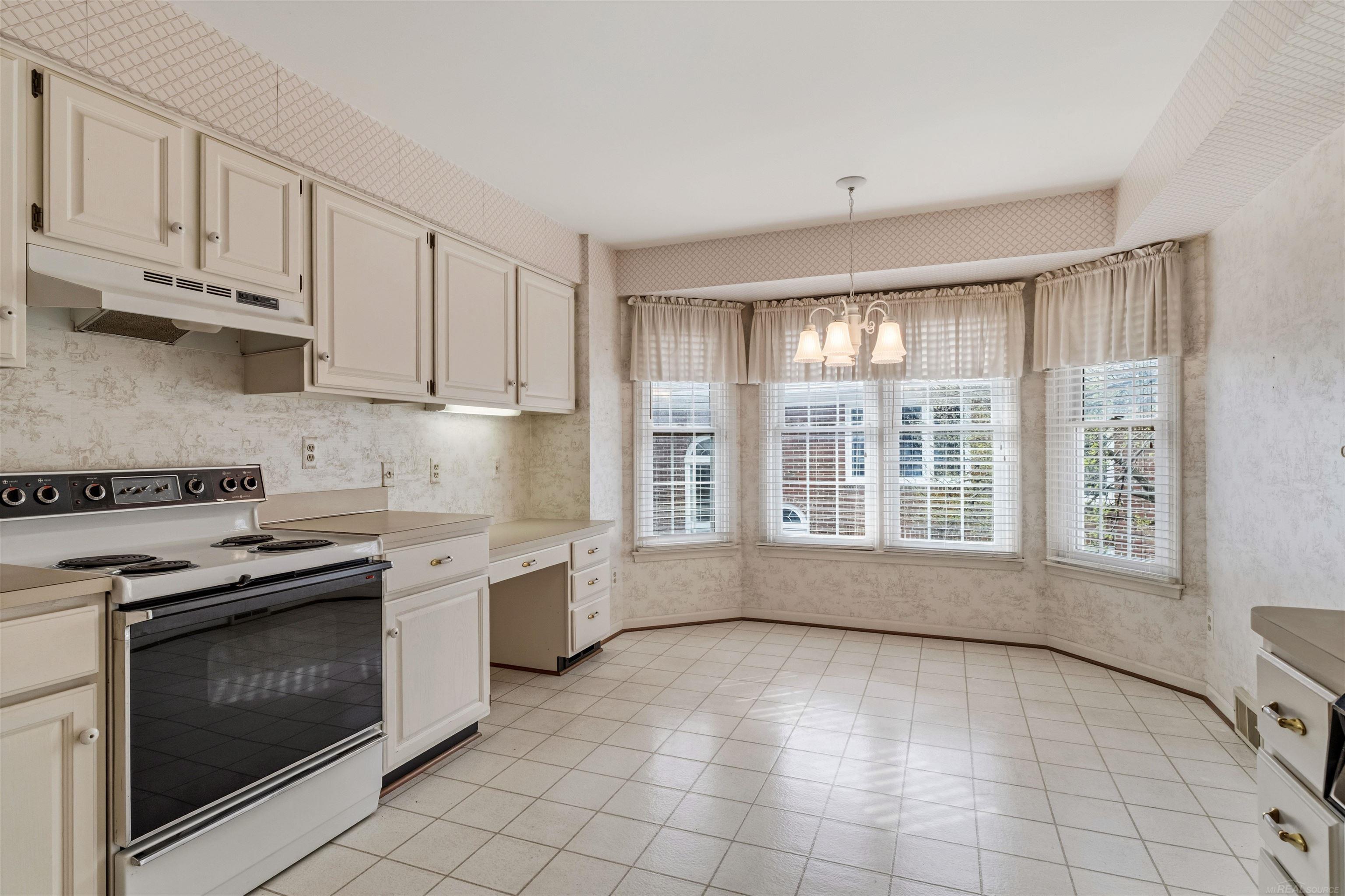 172 Windwood Pointe Avenue