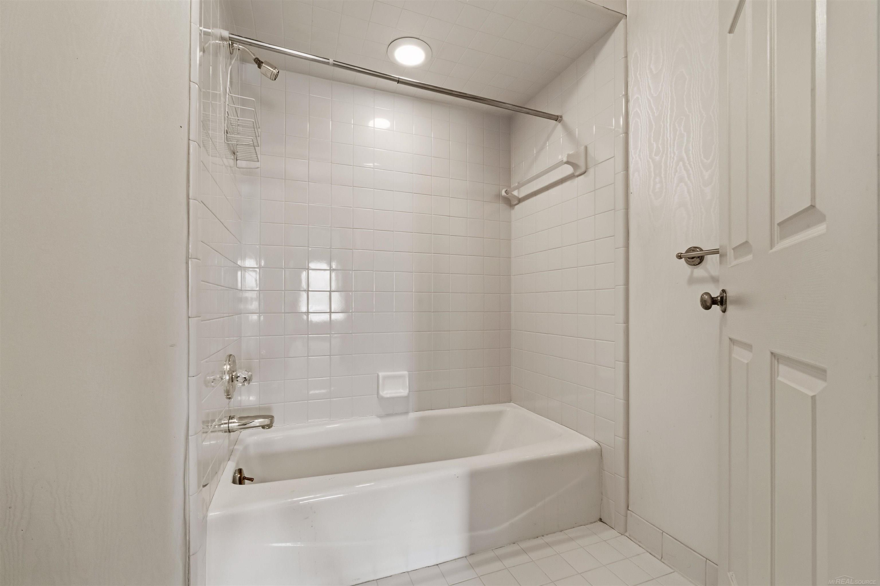 172 Windwood Pointe Avenue