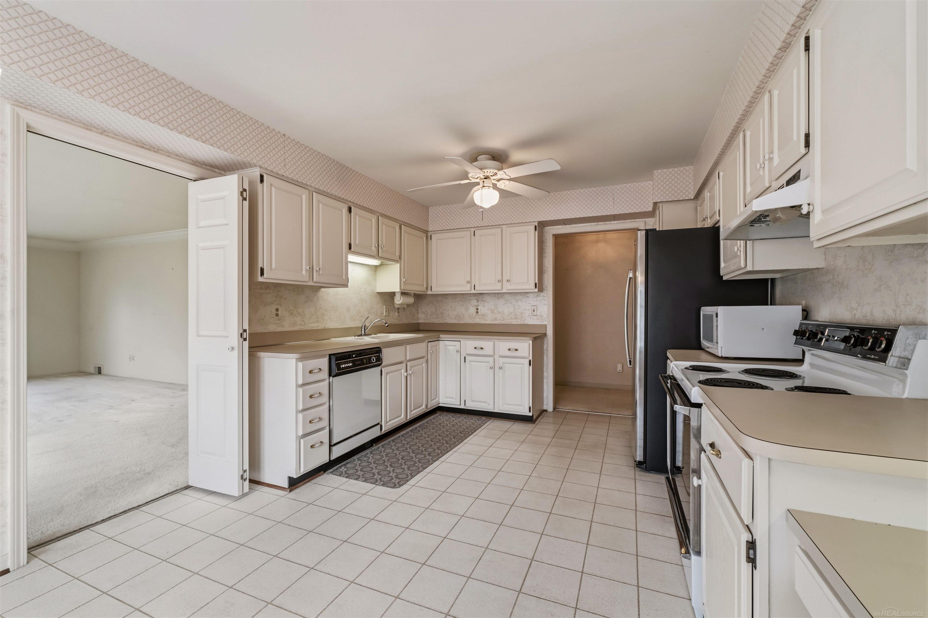 172 Windwood Pointe Avenue