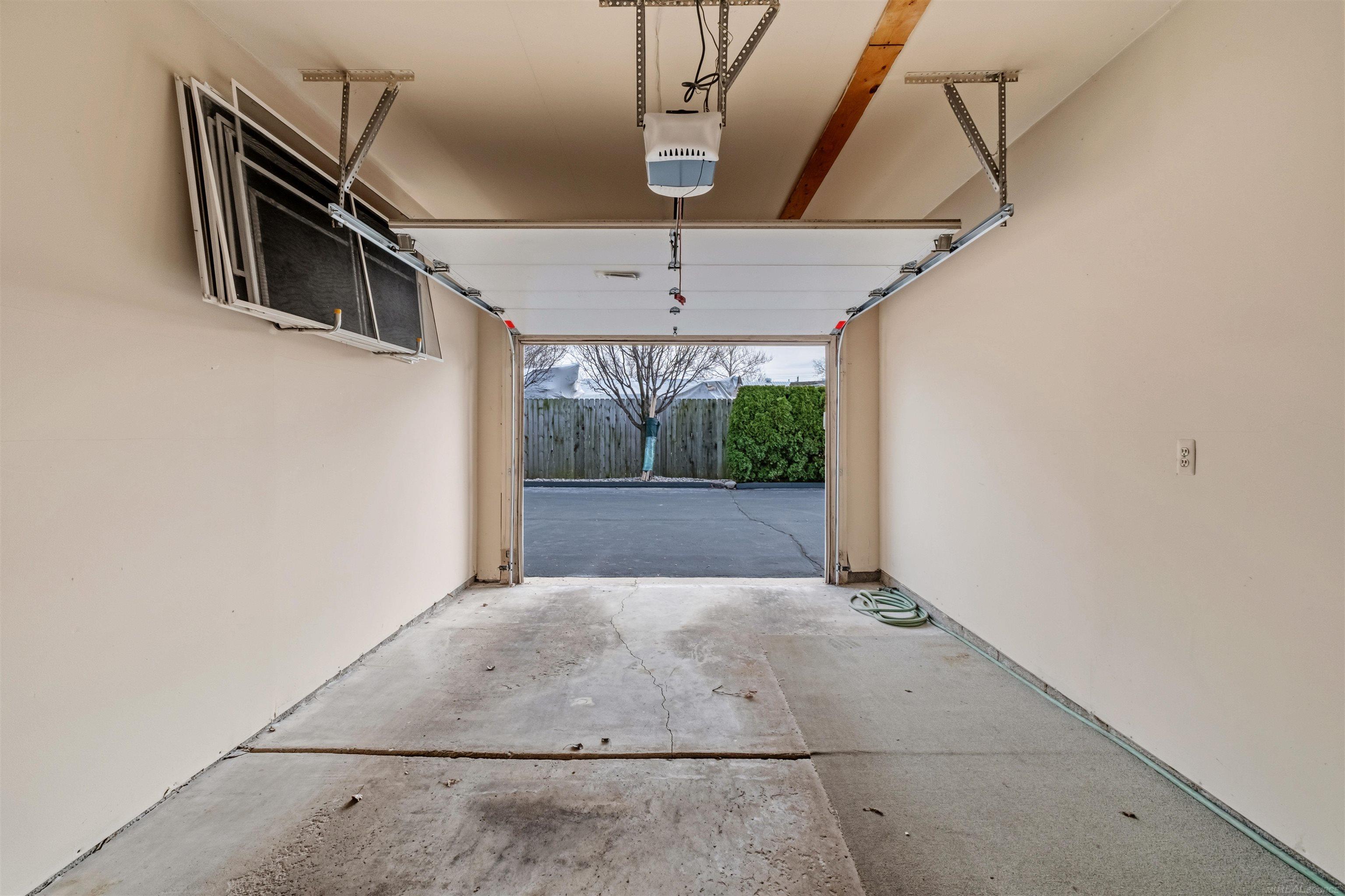 172 Windwood Pointe Avenue