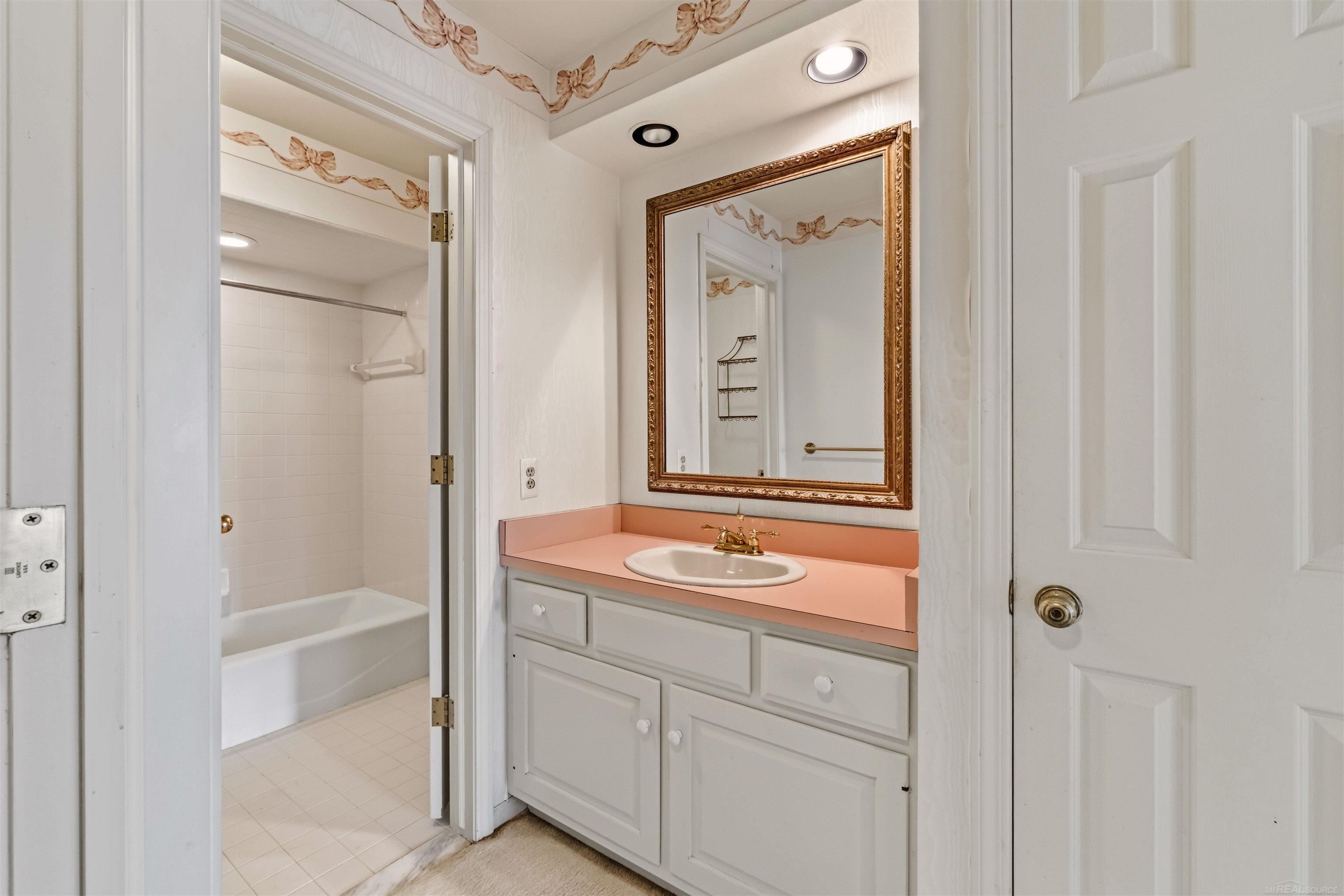 172 Windwood Pointe Avenue