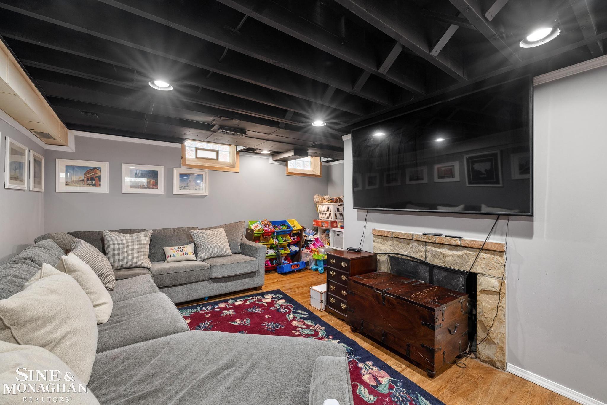258 Merriweather Road