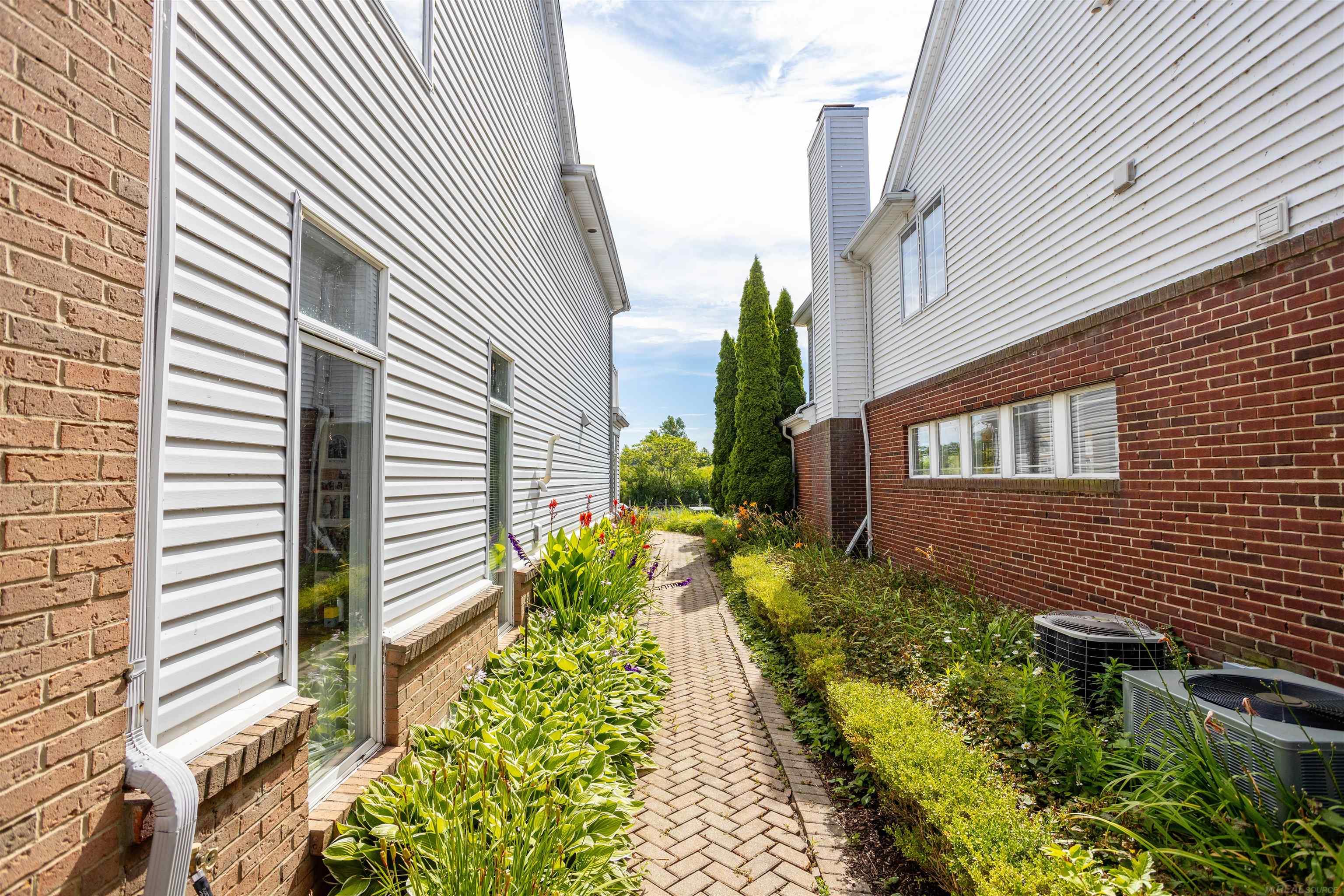 170 Keelson Drive