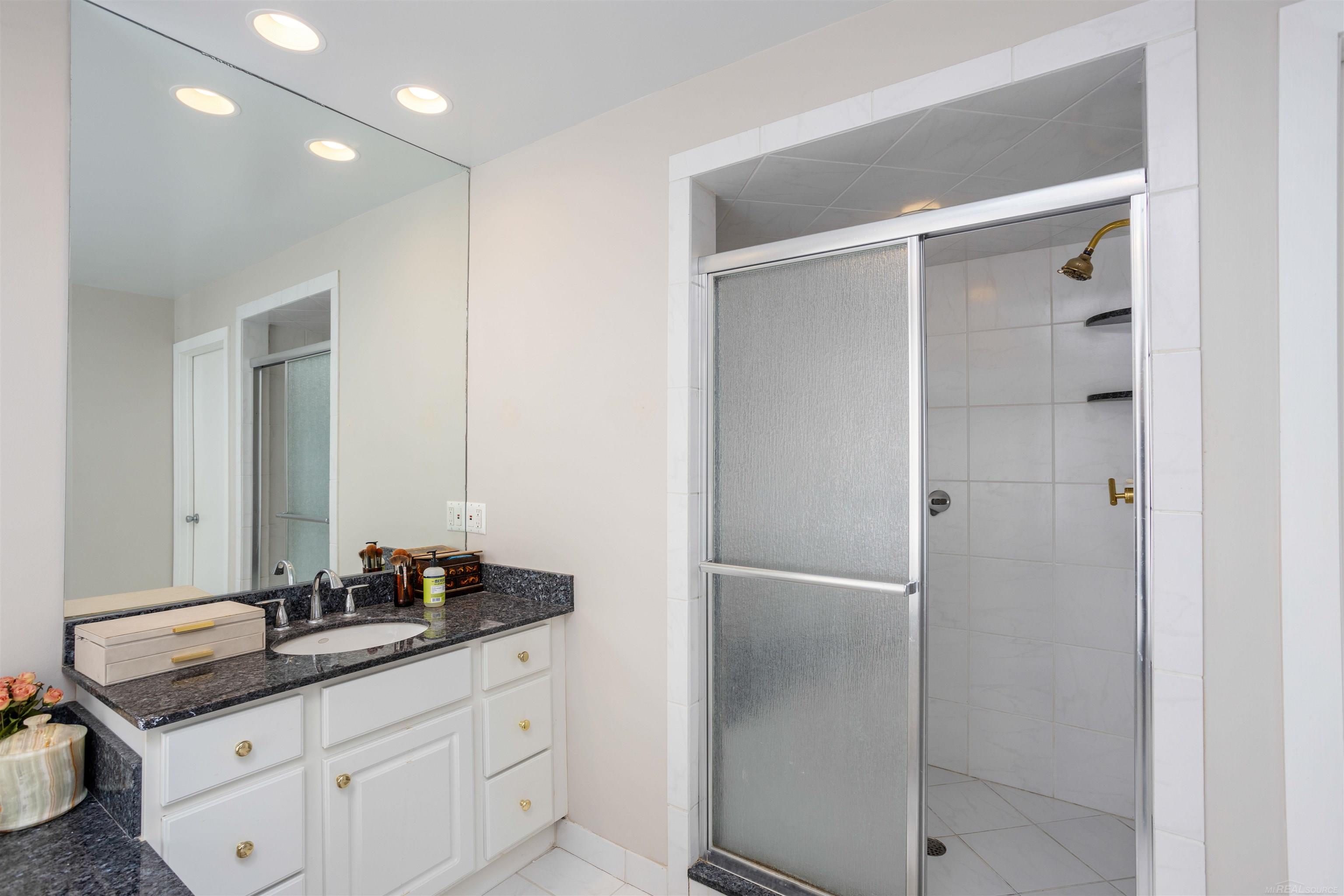 170 Keelson Drive