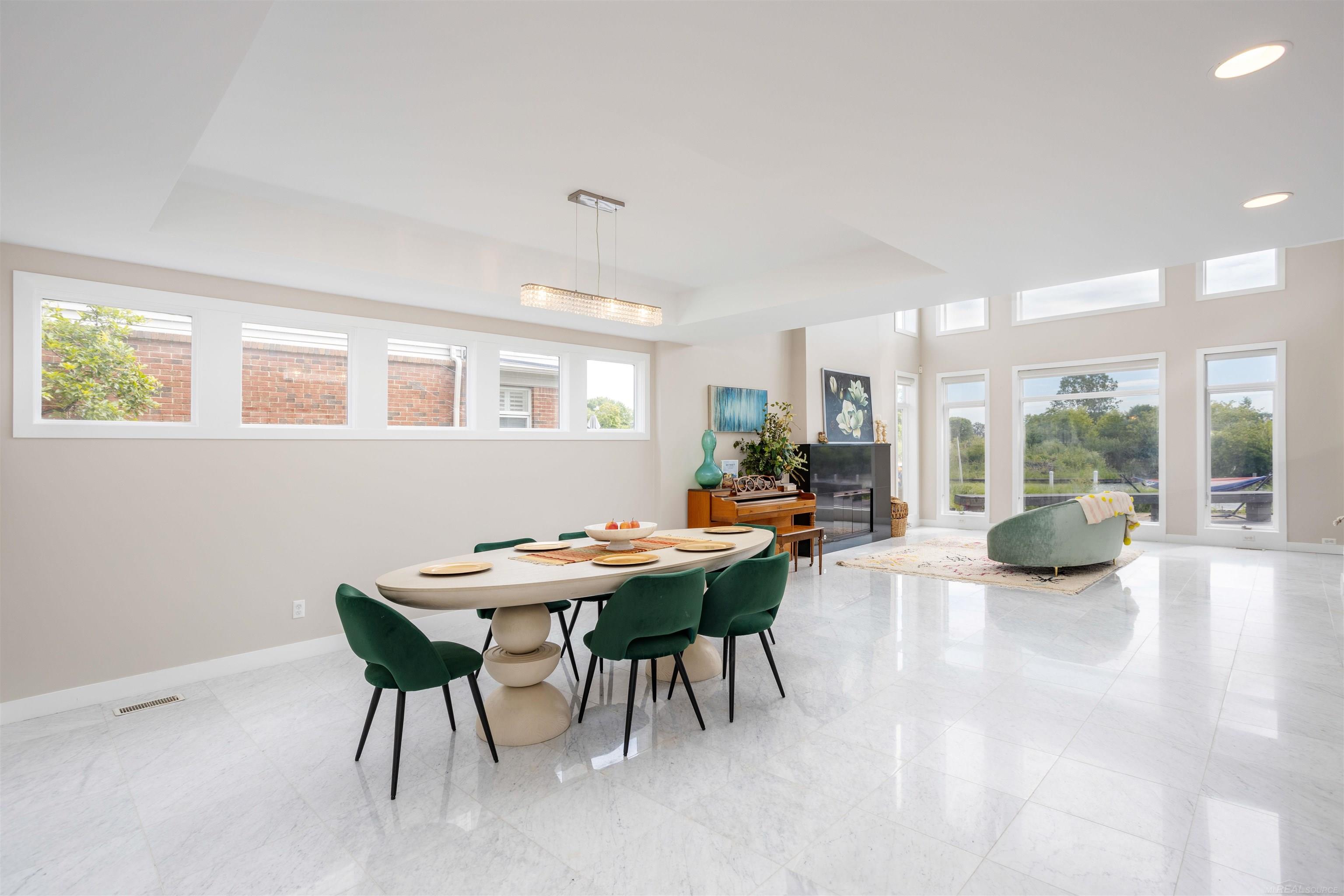 170 Keelson Drive