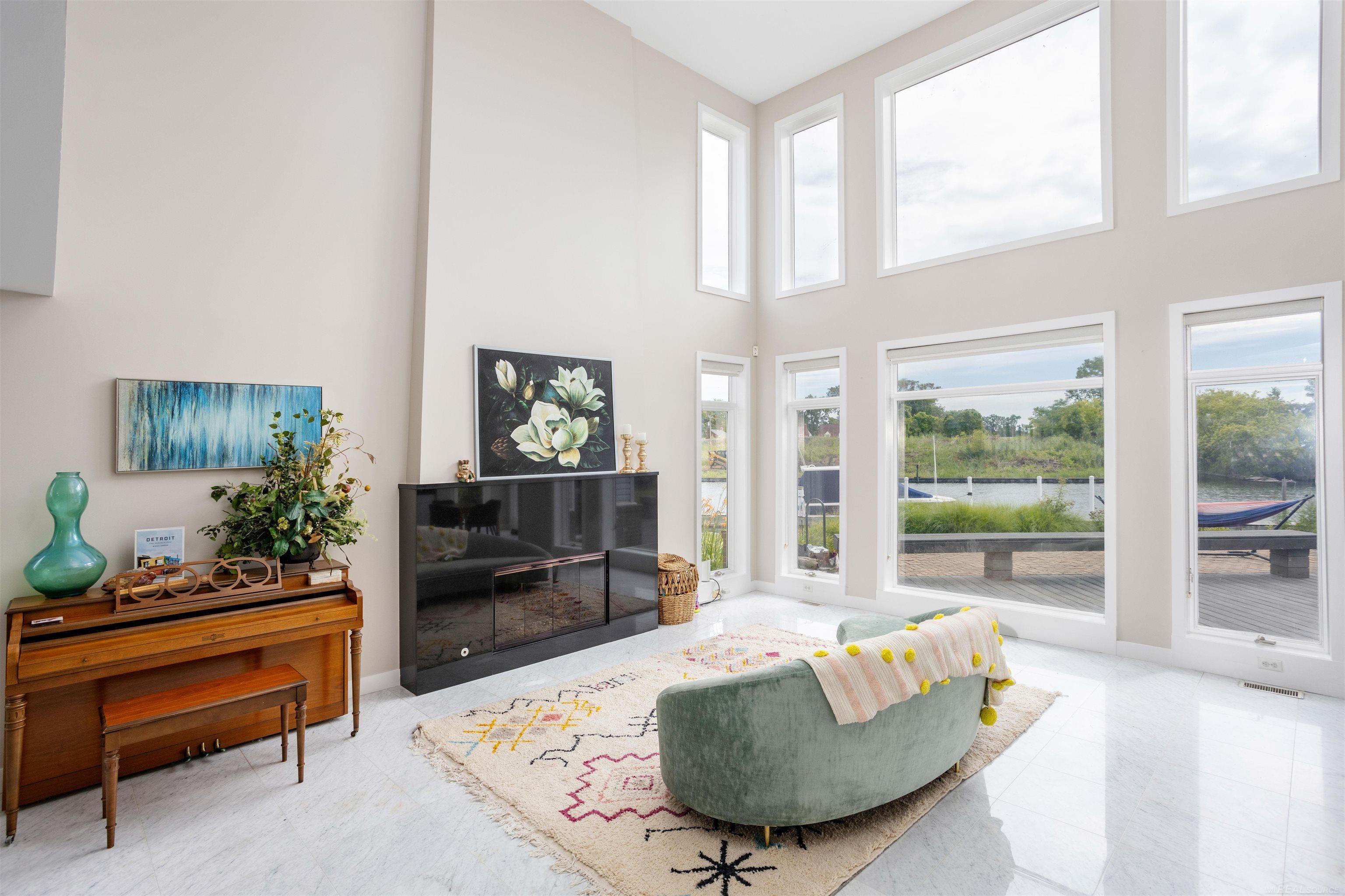 170 Keelson Drive