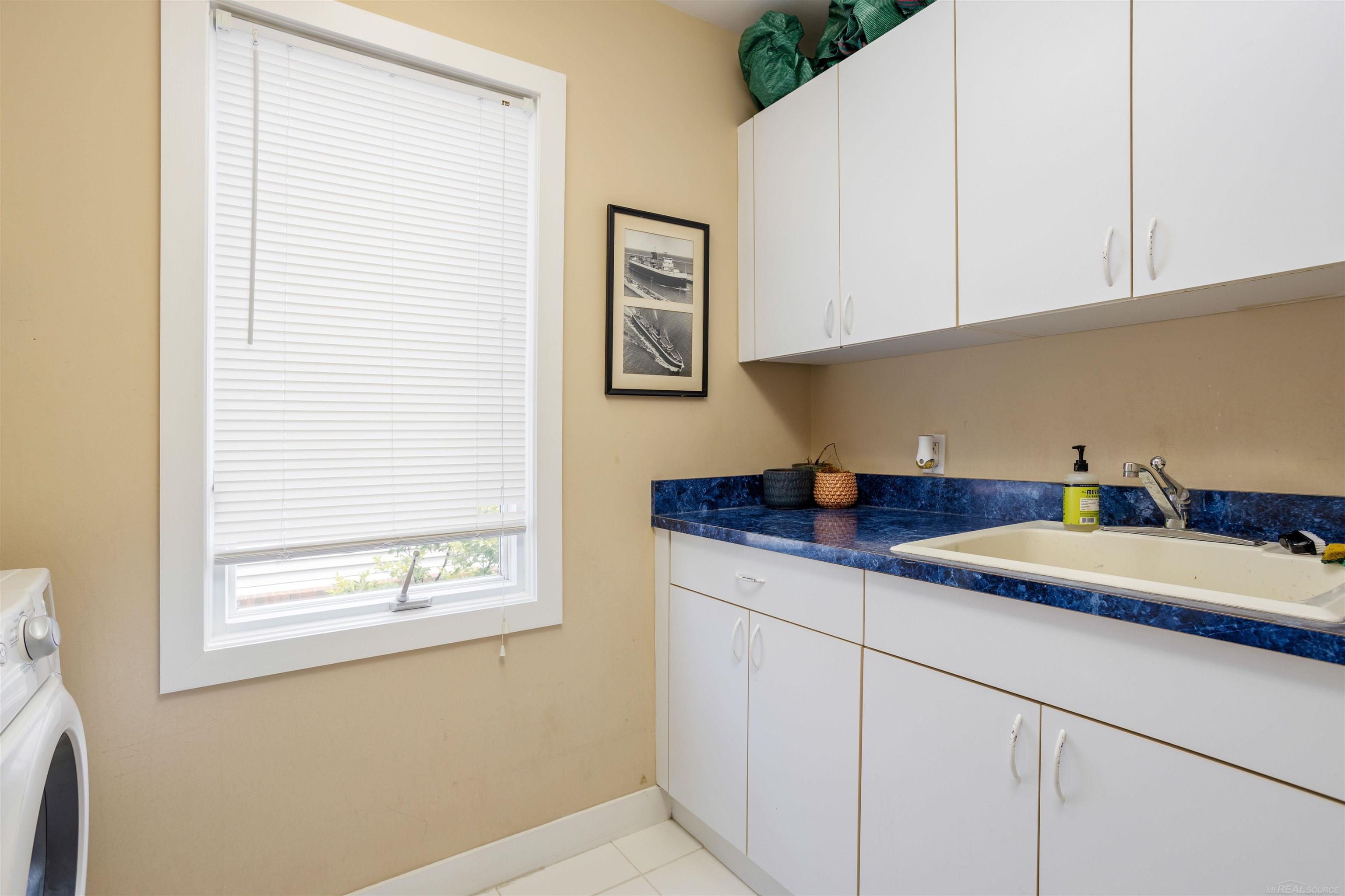 170 Keelson Drive