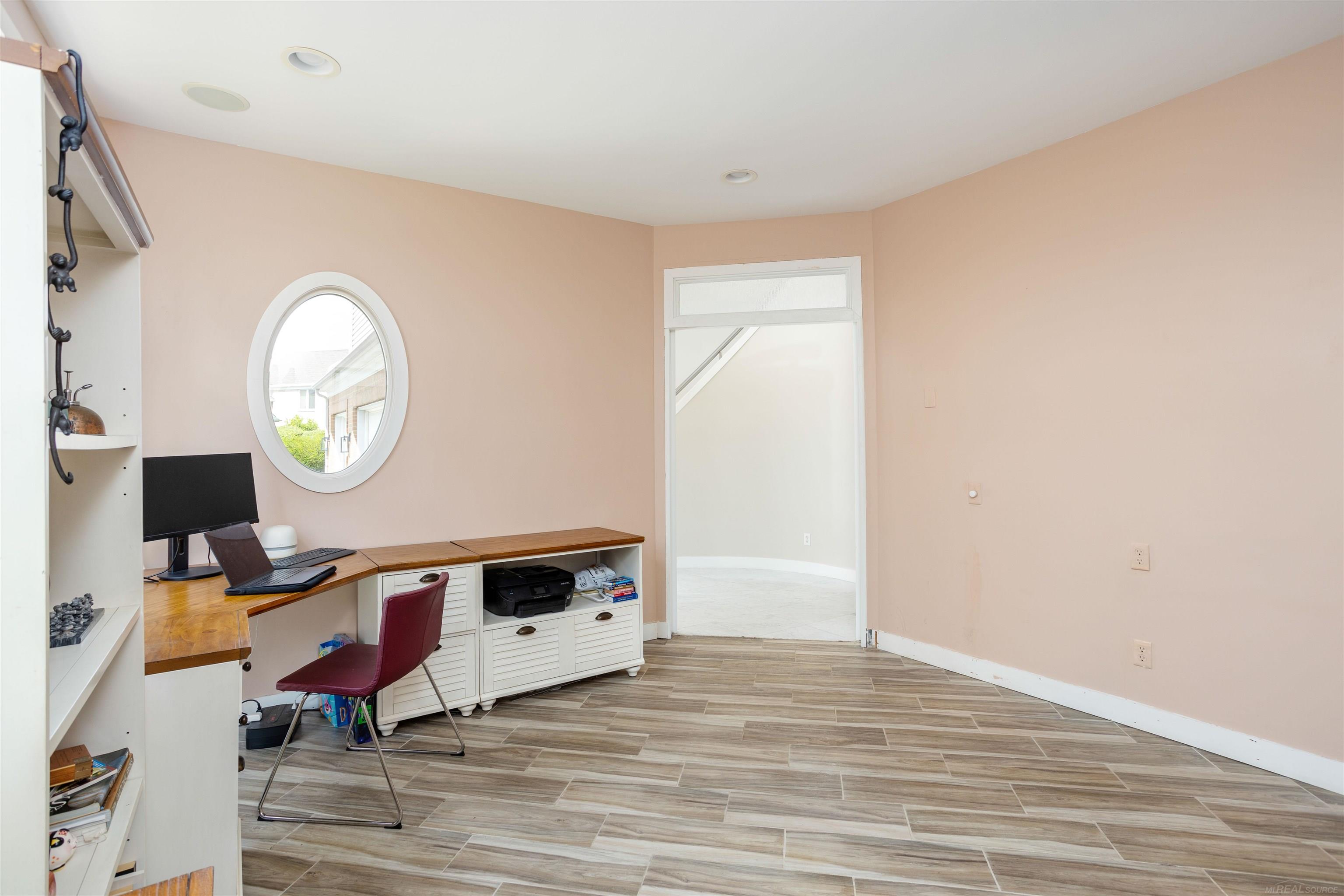 170 Keelson Drive