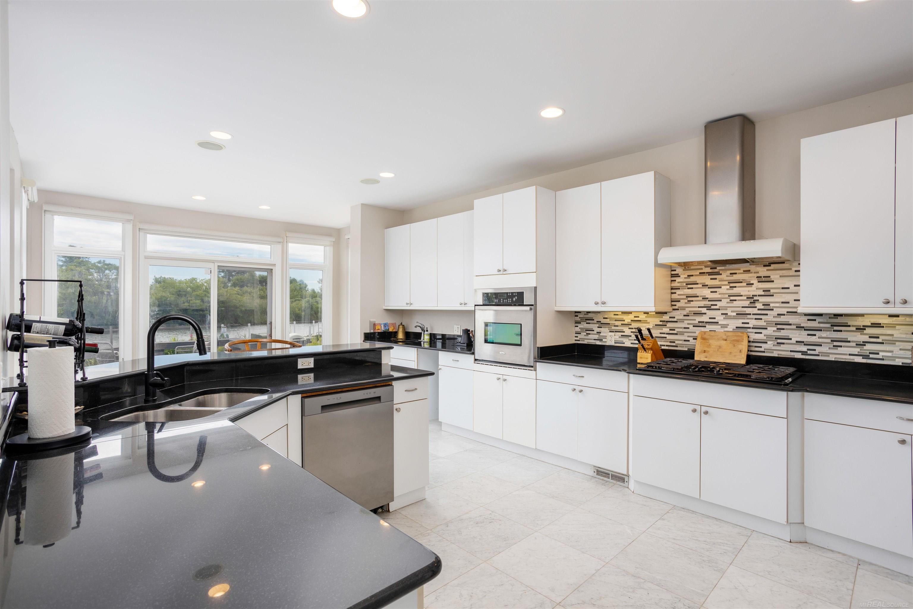 170 Keelson Drive