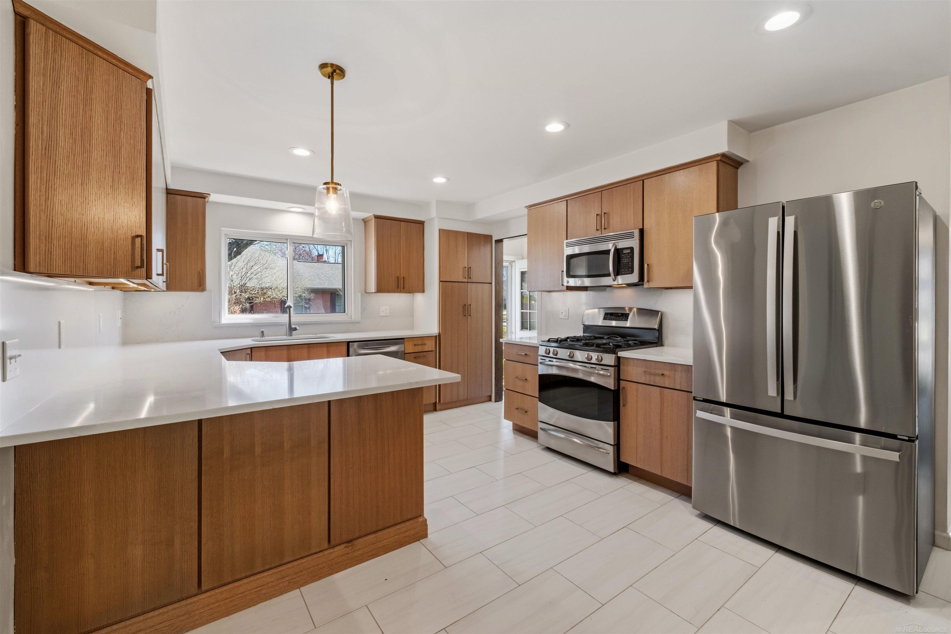 1040 N Renaud Road