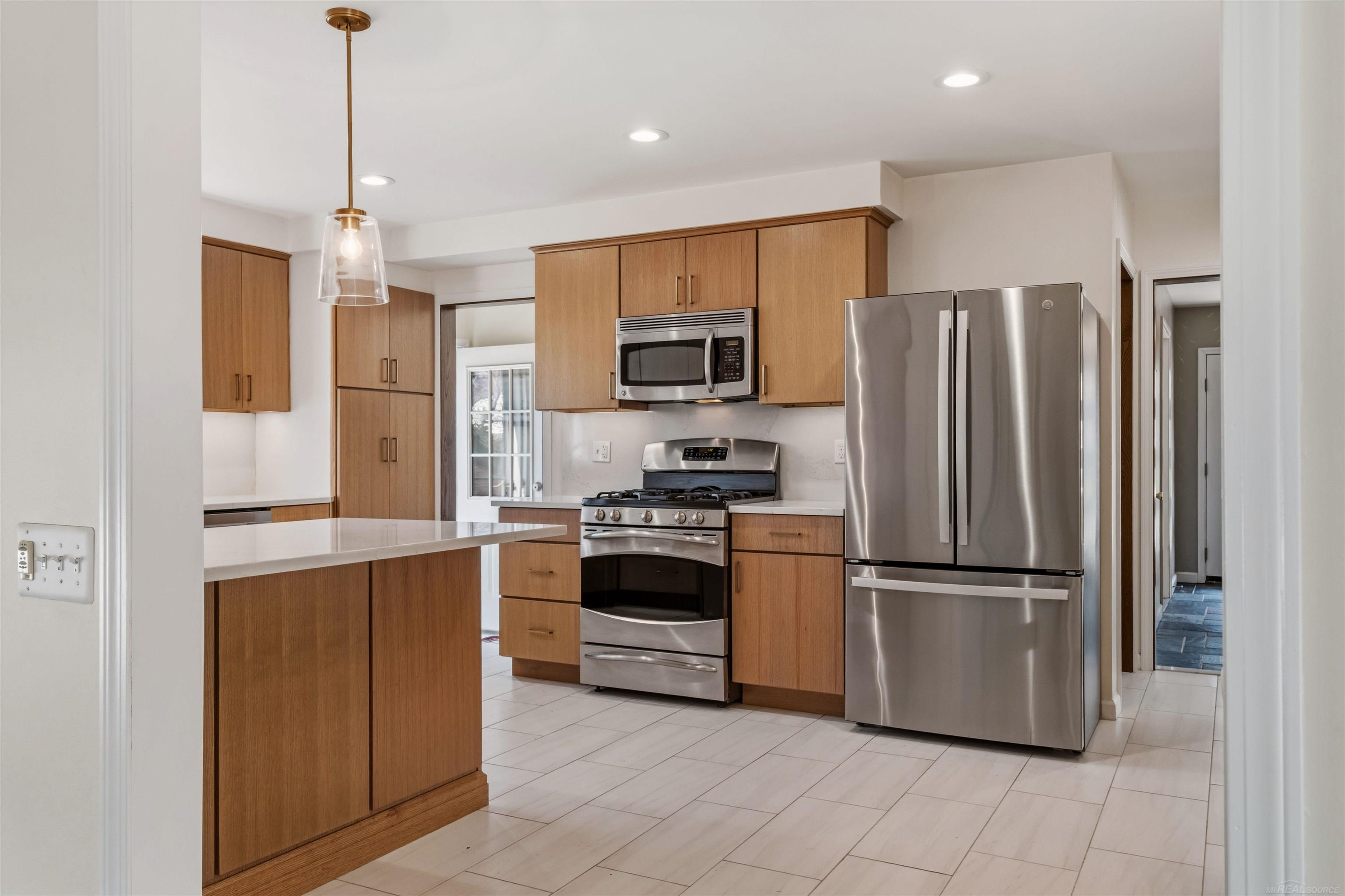 1040 N Renaud Road