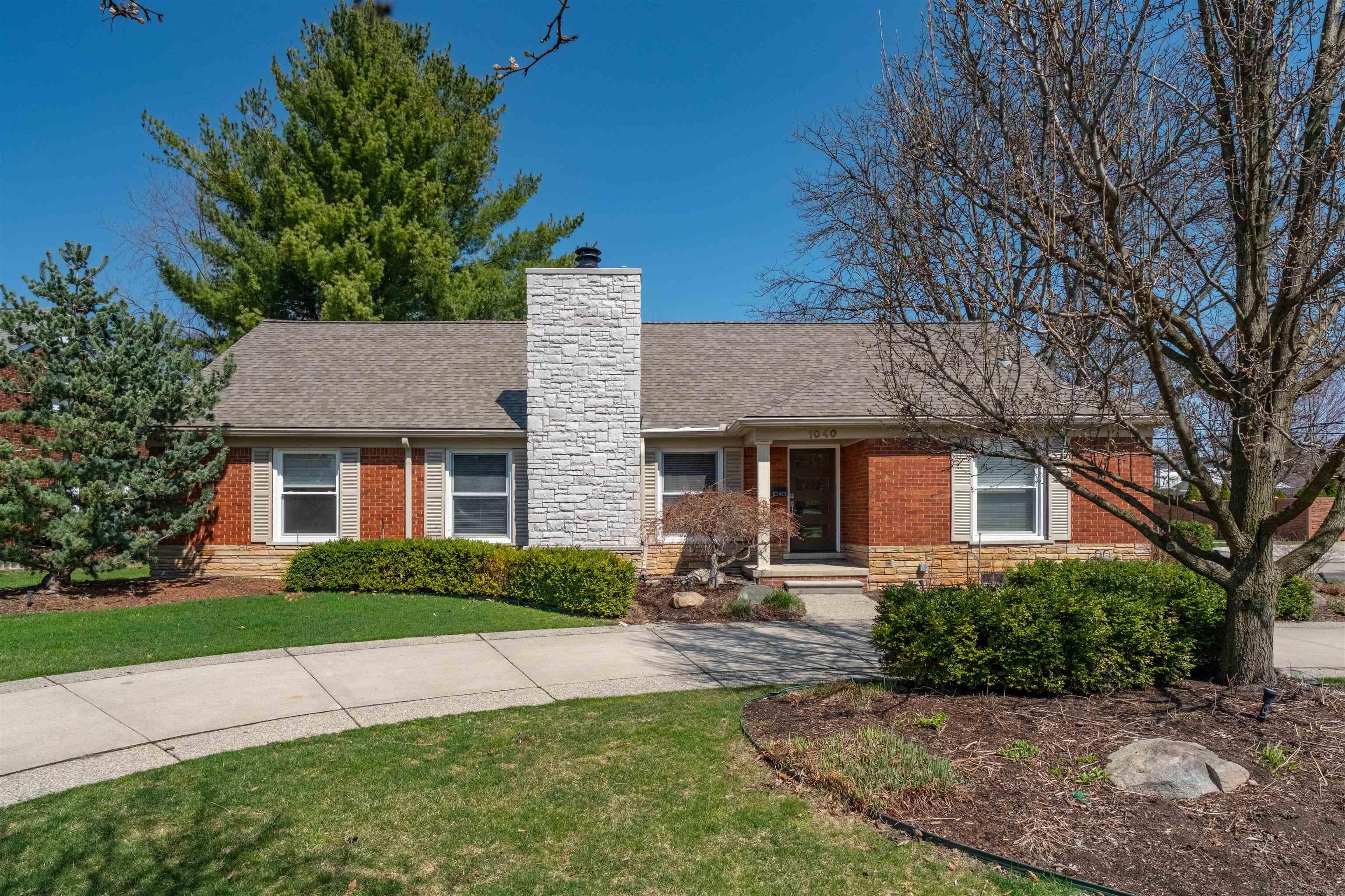 1040 N Renaud Road