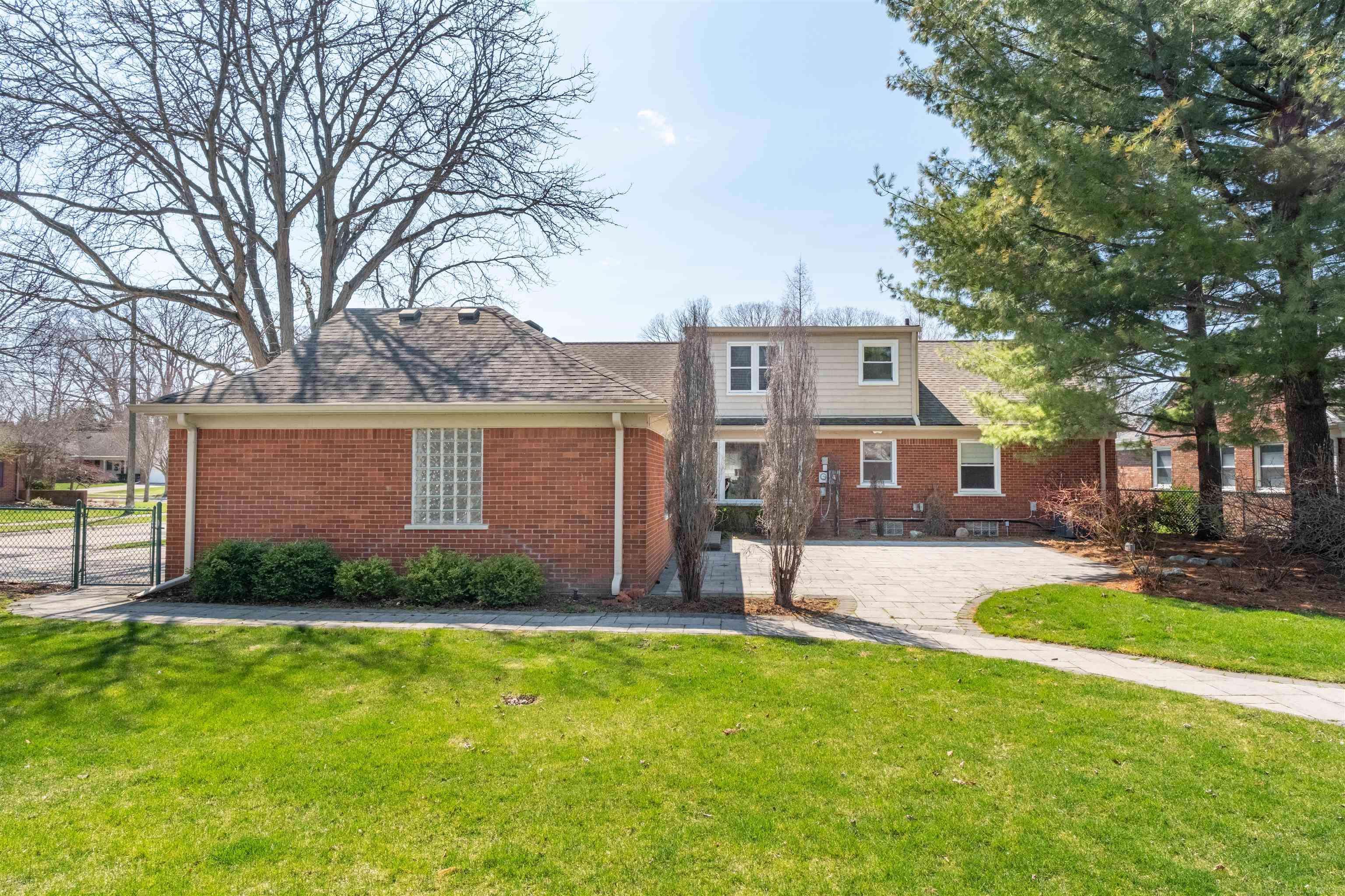 1040 N Renaud Road
