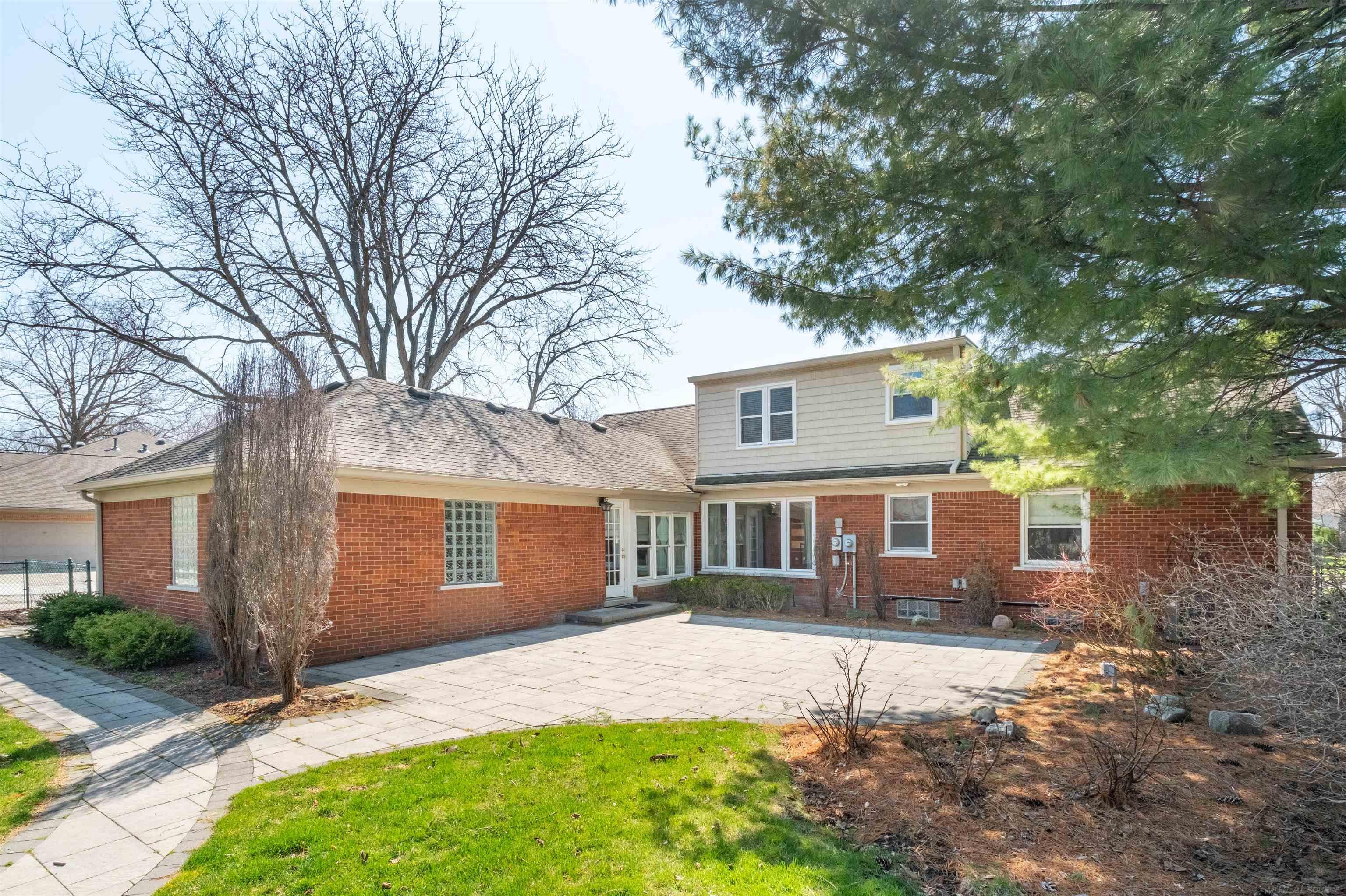 1040 N Renaud Road
