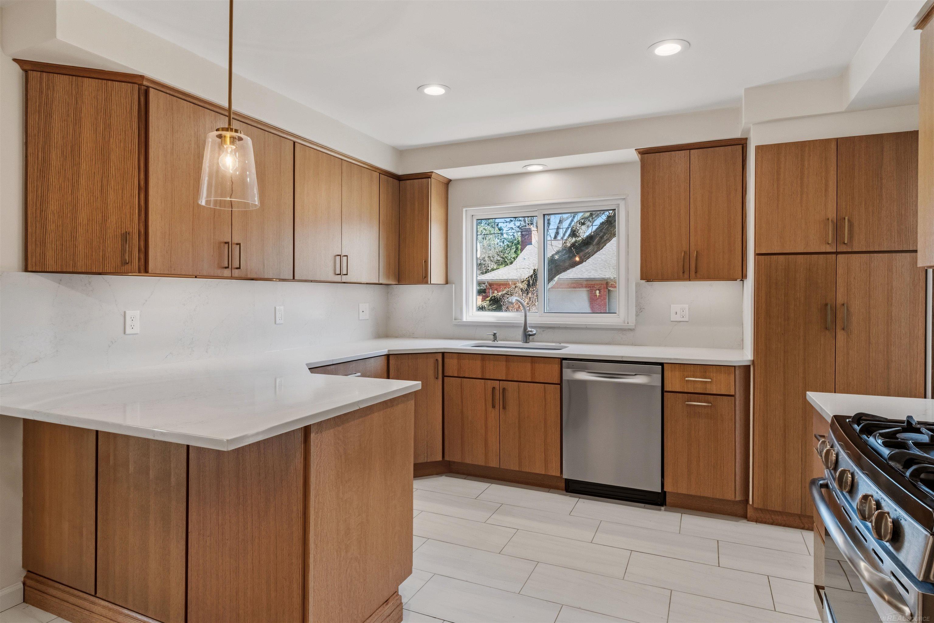 1040 N Renaud Road