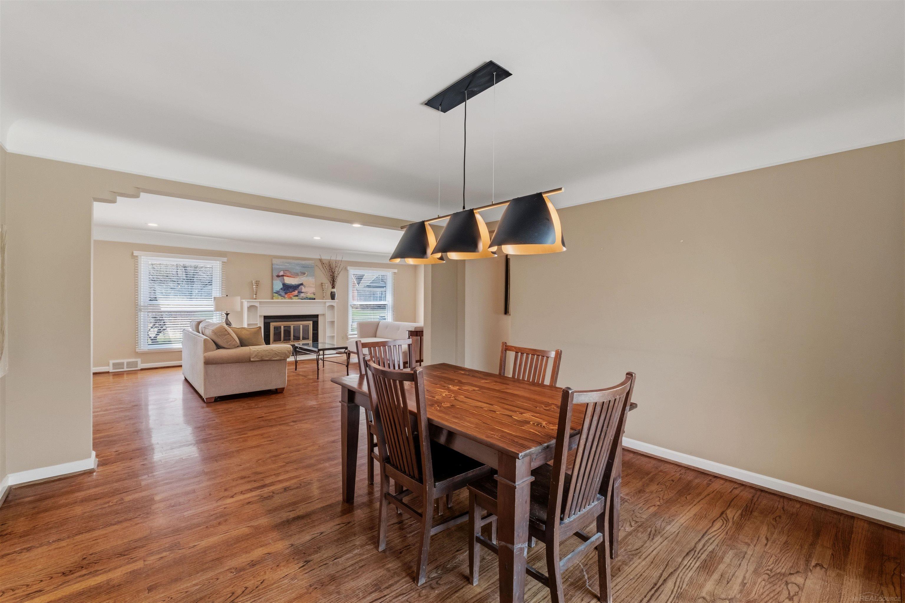 1040 N Renaud Road