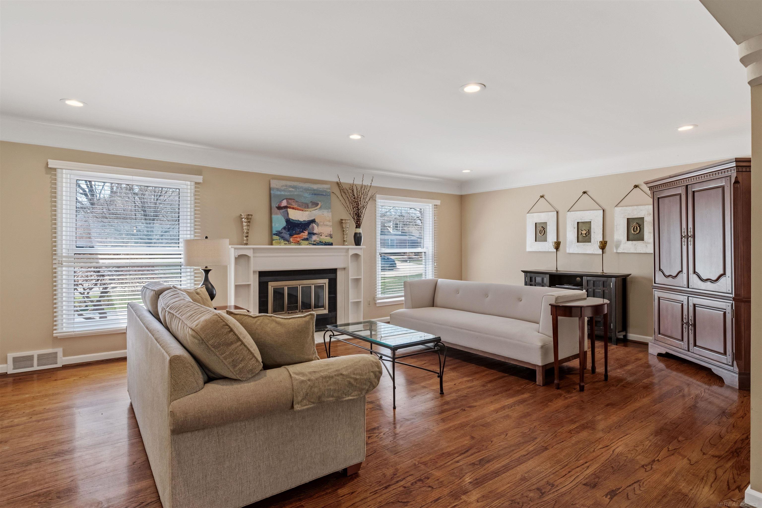 1040 N Renaud Road