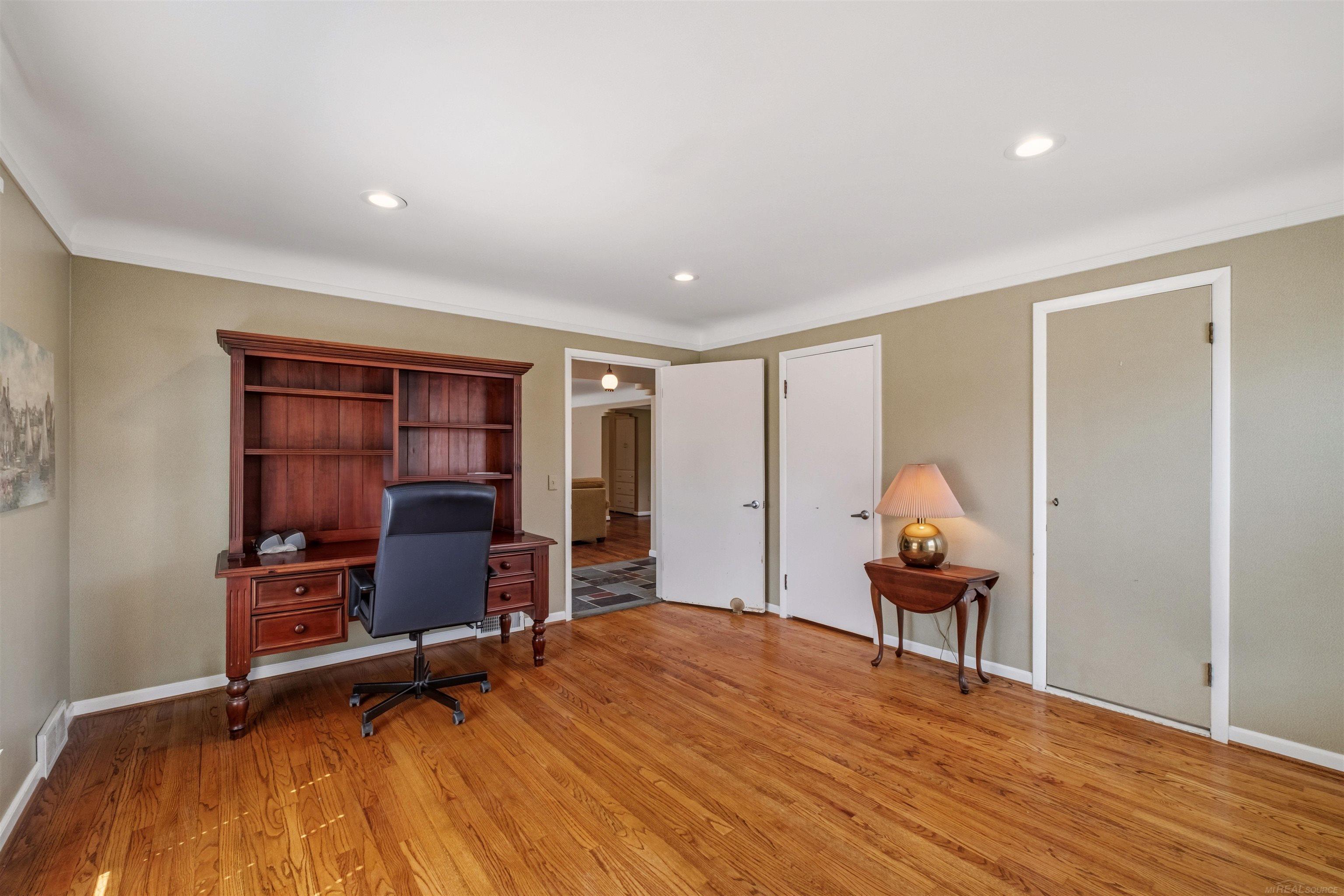 1040 N Renaud Road