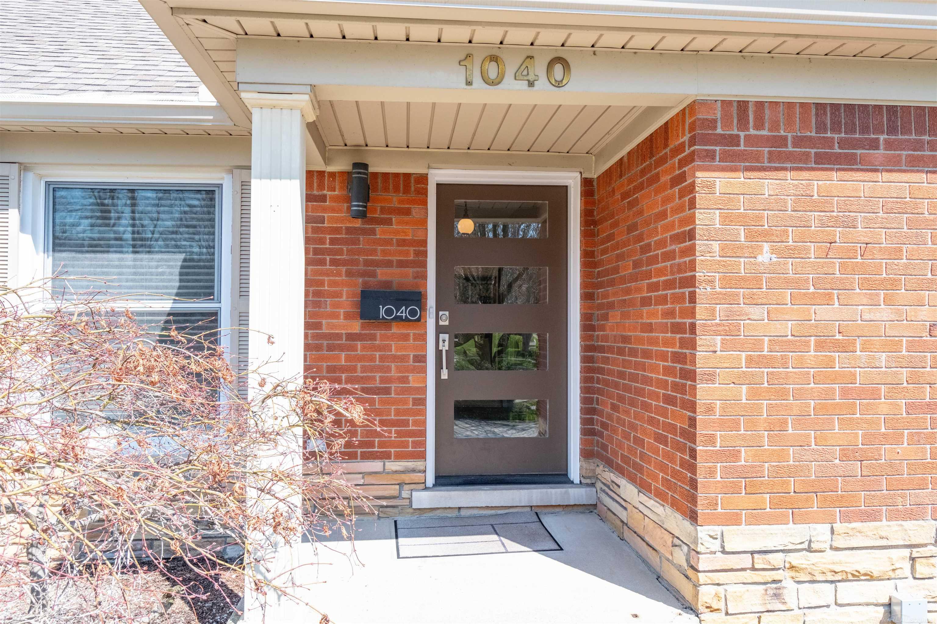 1040 N Renaud Road