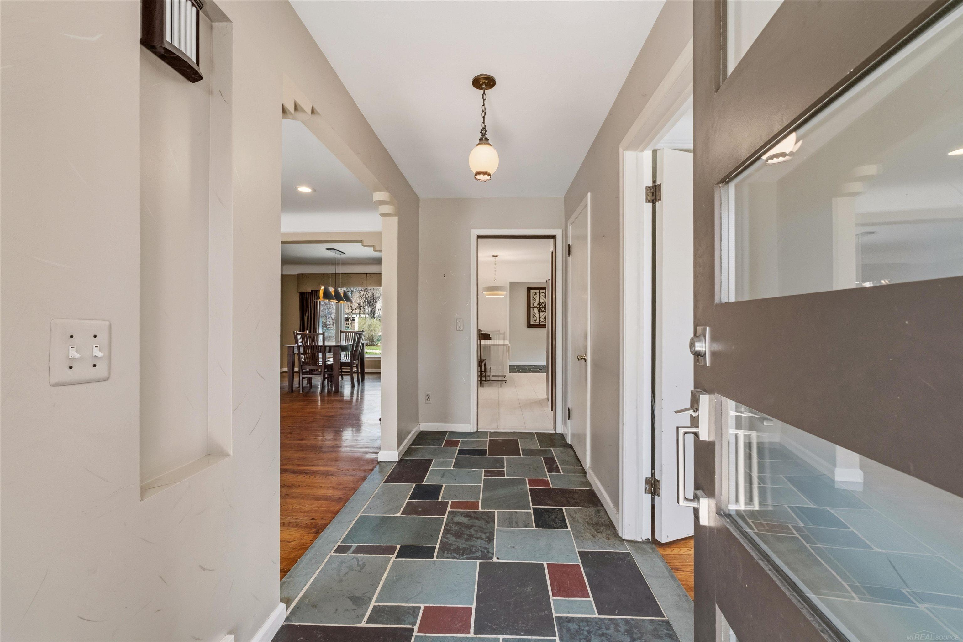 1040 N Renaud Road