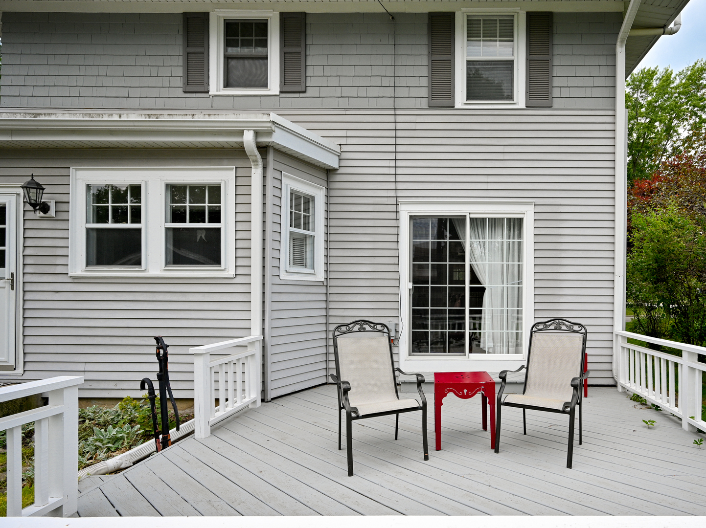 121 N Lincoln Avenue