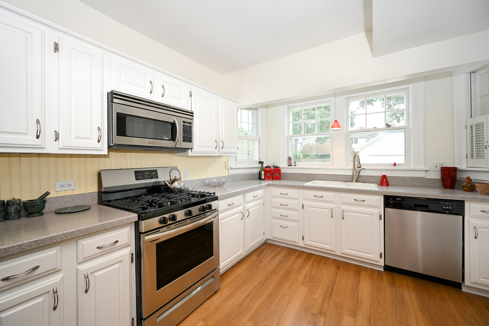 121 N Lincoln Avenue