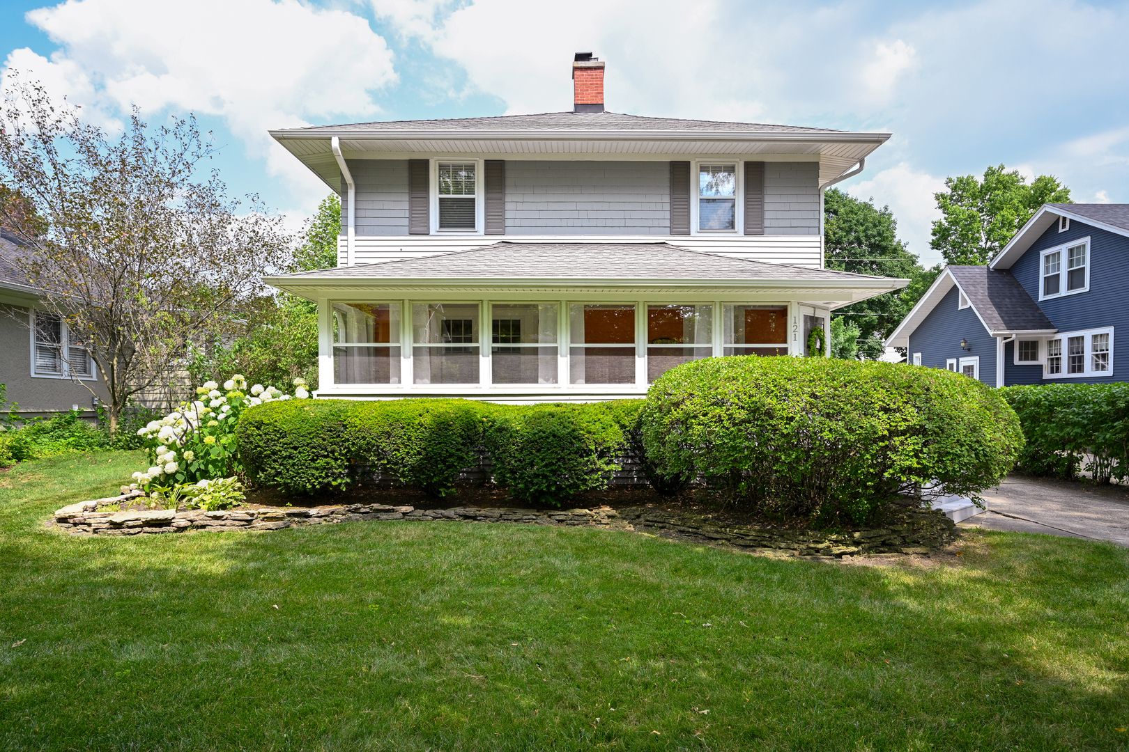 121 N Lincoln Avenue