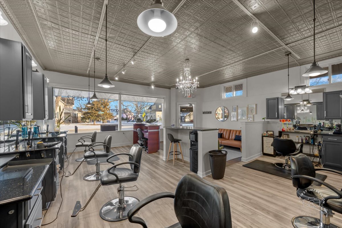 402-404 Anderson Boulevard