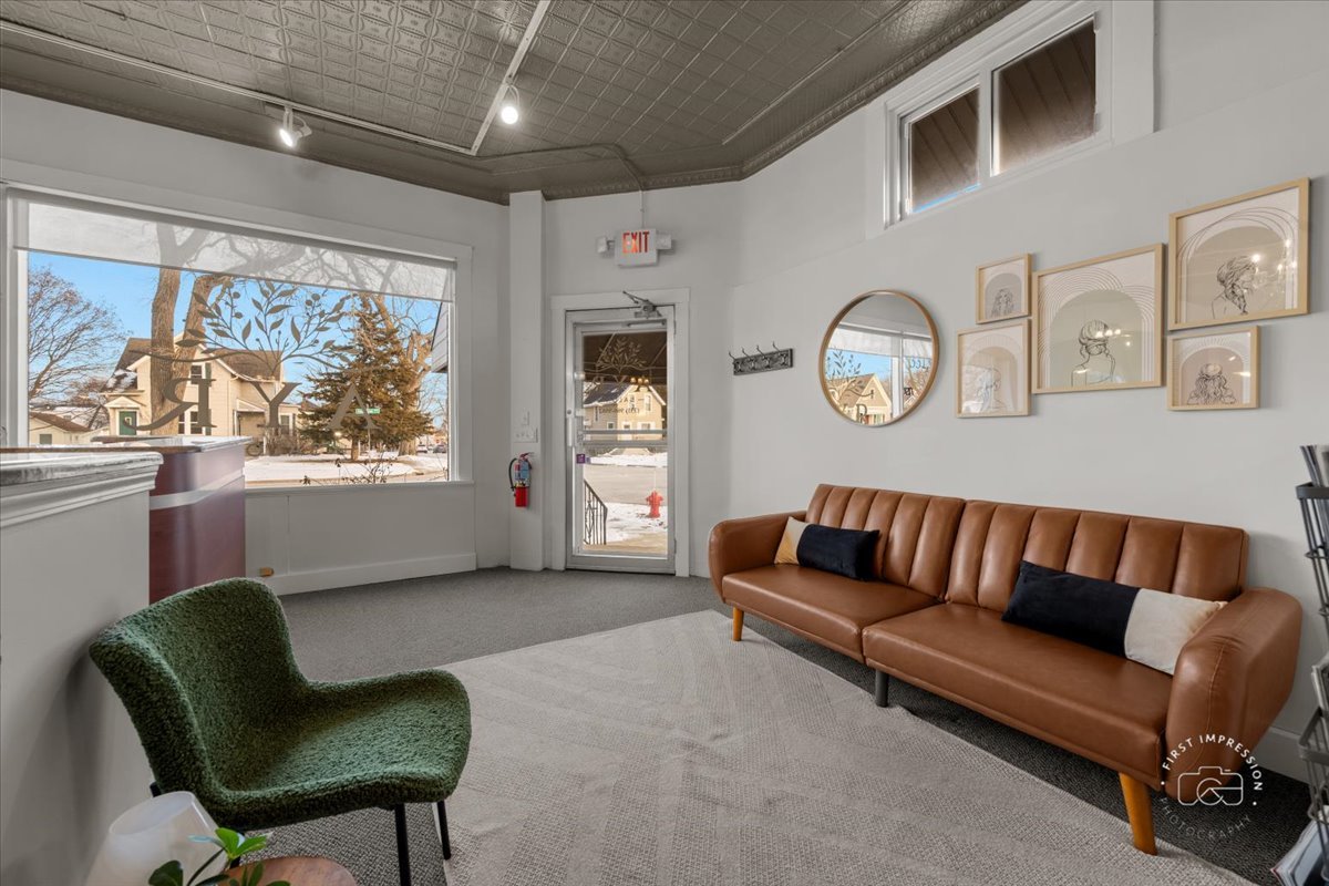 402-404 Anderson Boulevard