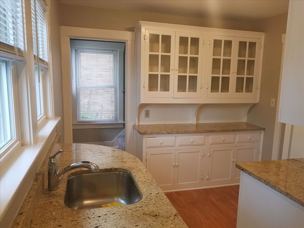 402-404 Anderson Boulevard