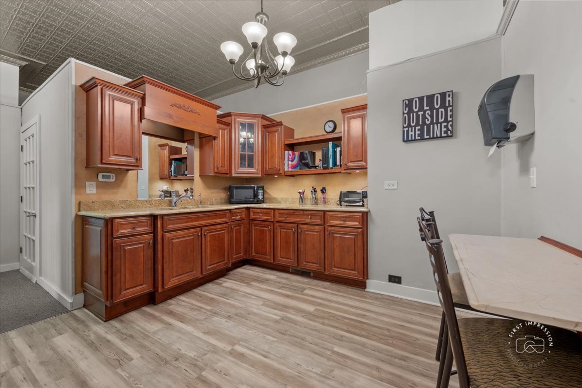 402-404 Anderson Boulevard