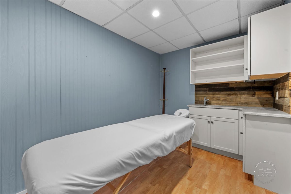 402-404 Anderson Boulevard