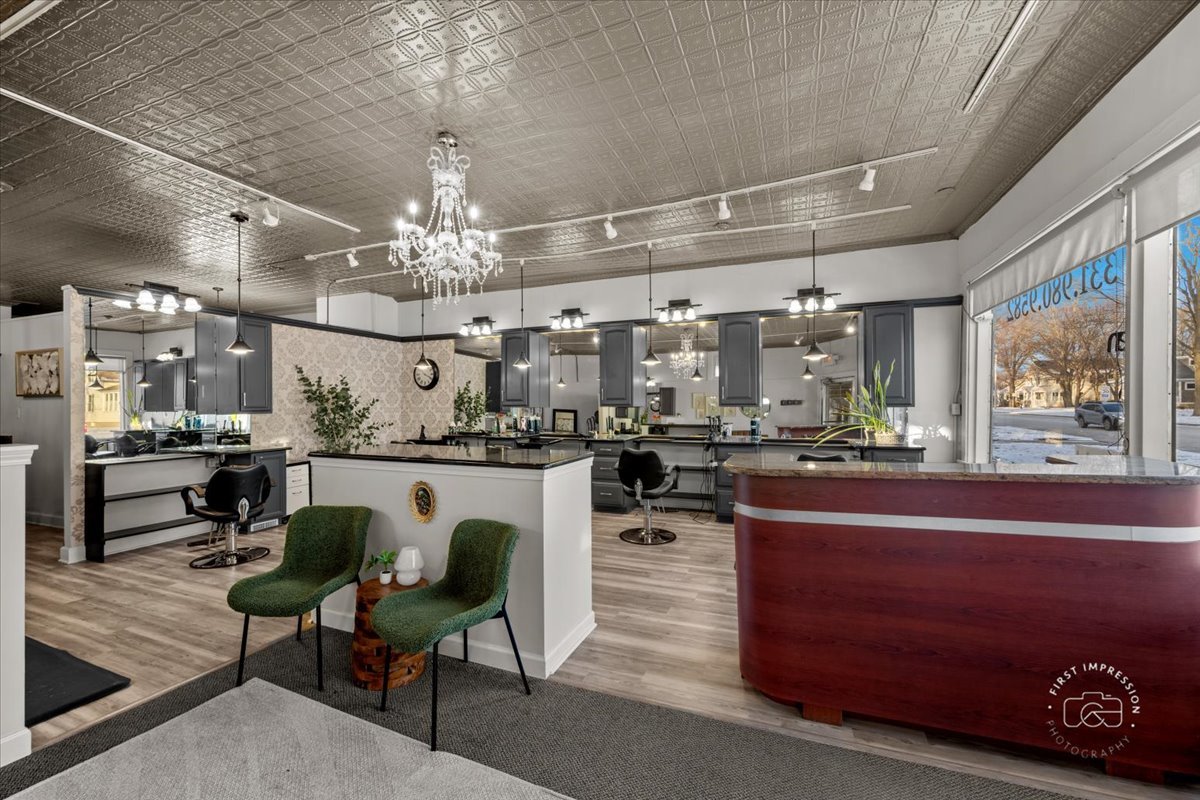 402-404 Anderson Boulevard