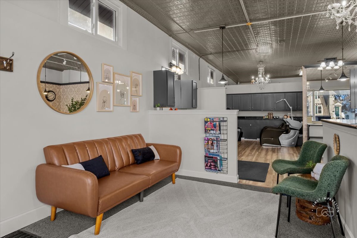 402-404 Anderson Boulevard