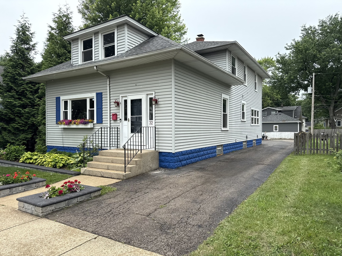 32 Anderson Boulevard