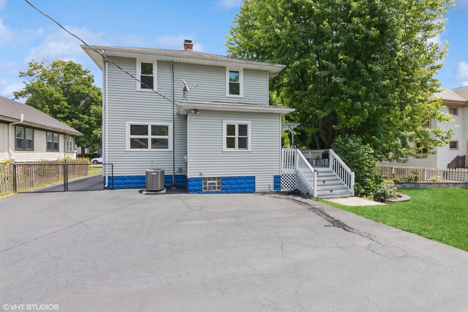 32 Anderson Boulevard