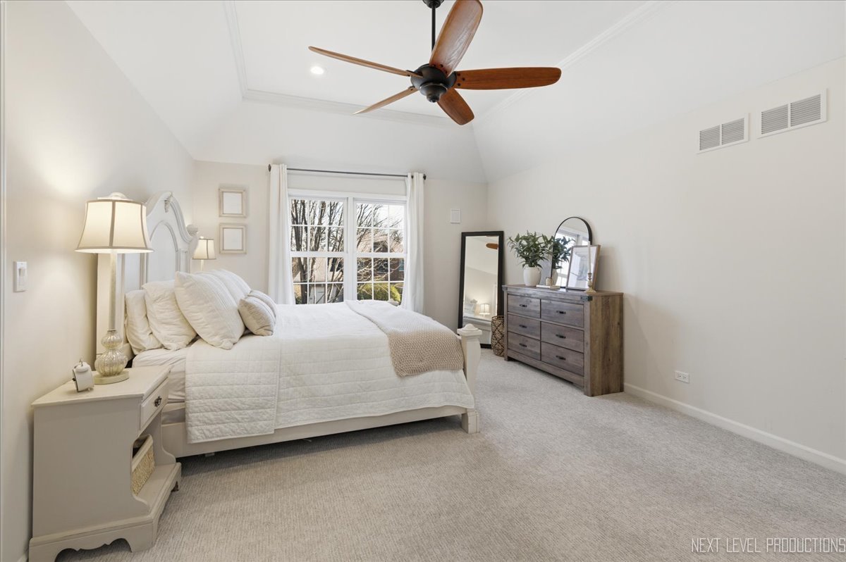 1601 King Edward Avenue