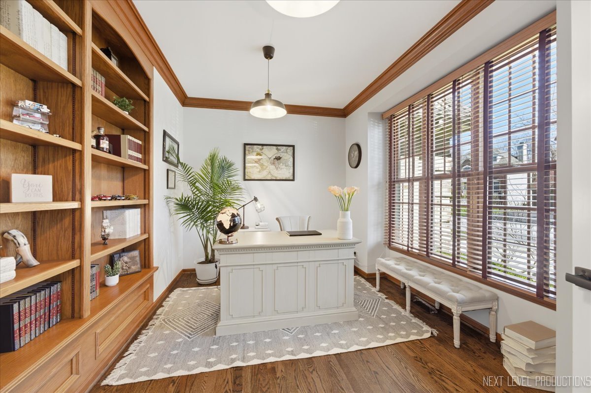 1601 King Edward Avenue