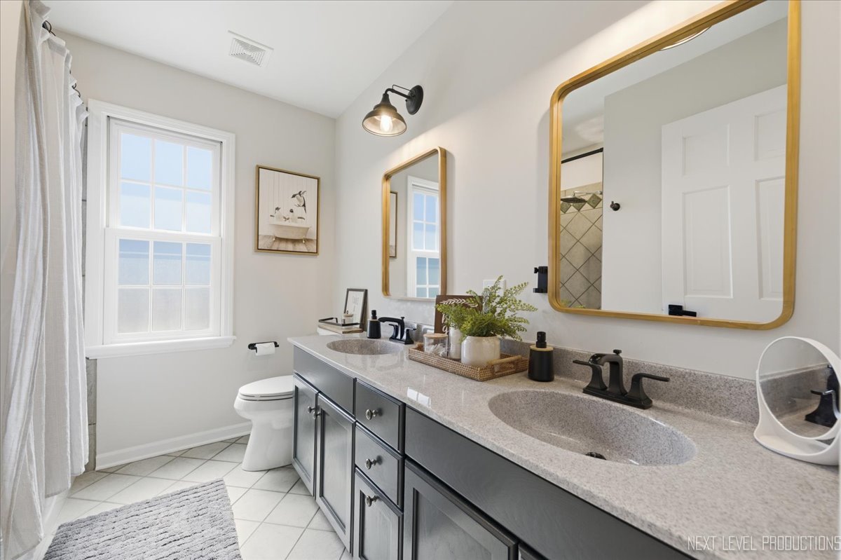 1601 King Edward Avenue