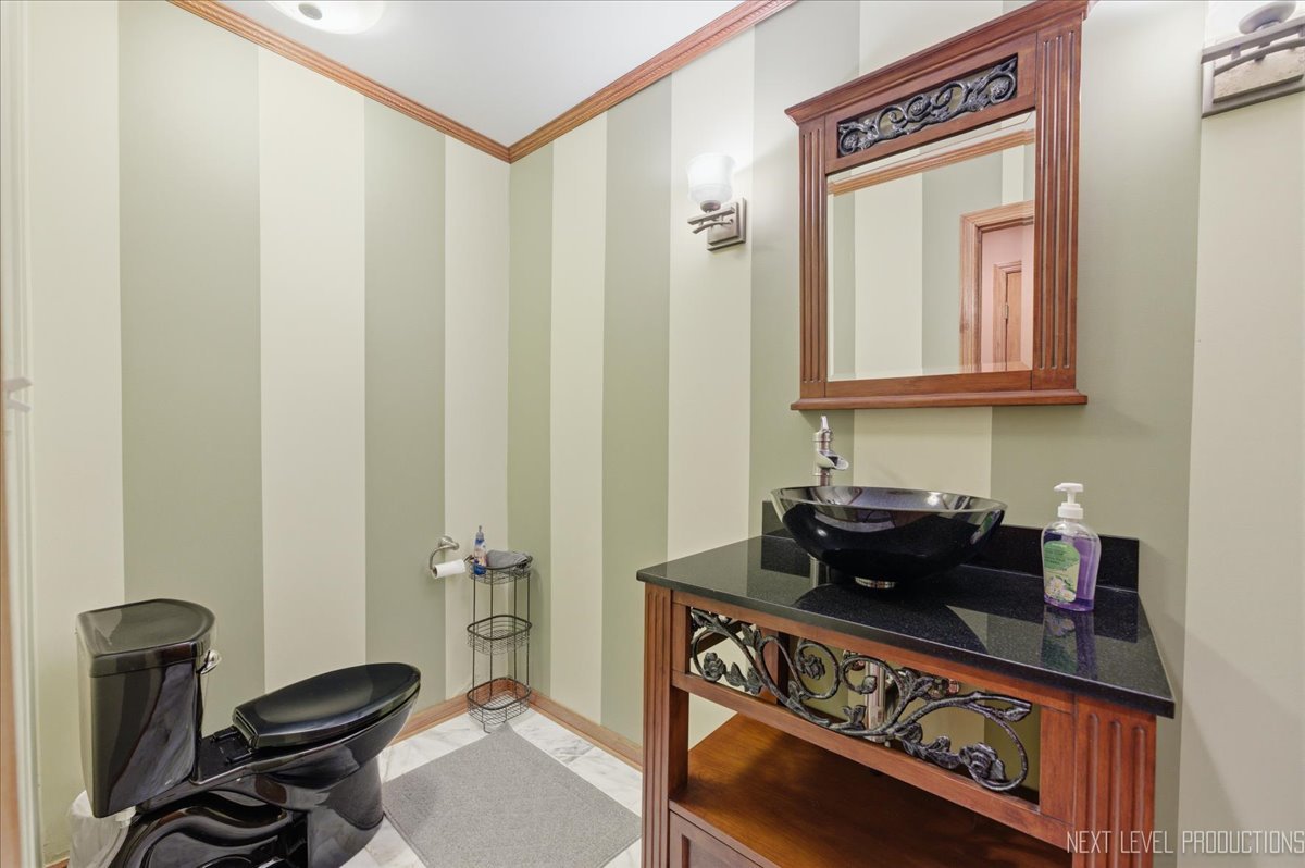 1601 King Edward Avenue