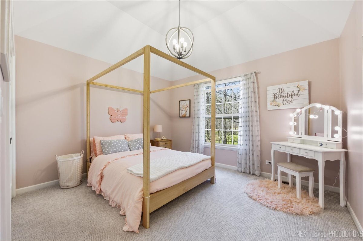 1601 King Edward Avenue