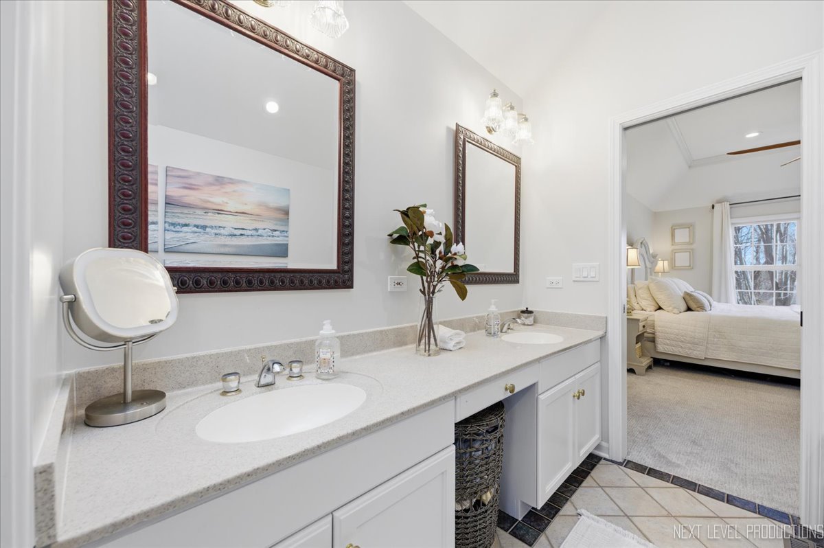 1601 King Edward Avenue