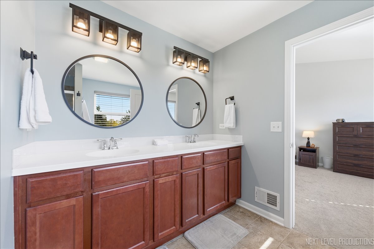 1142 Midnight Place