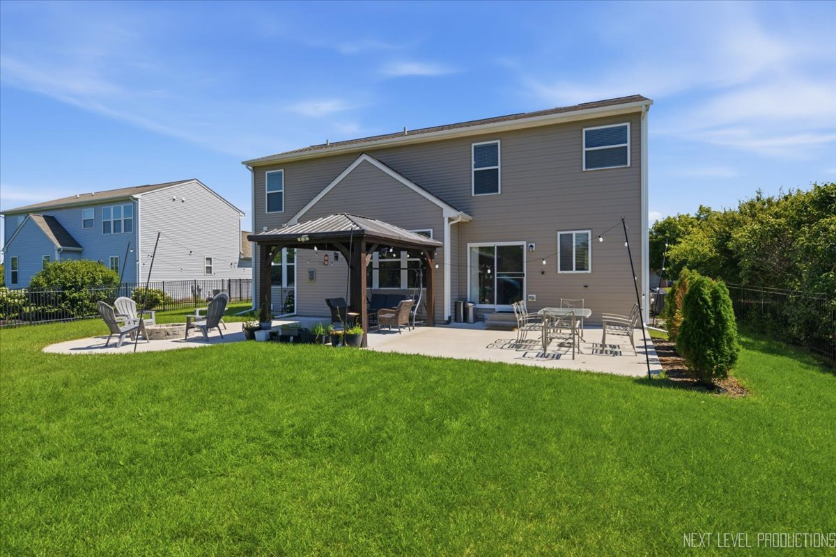 2427 Emerald Lane