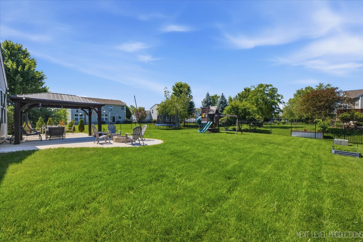 2427 Emerald Lane