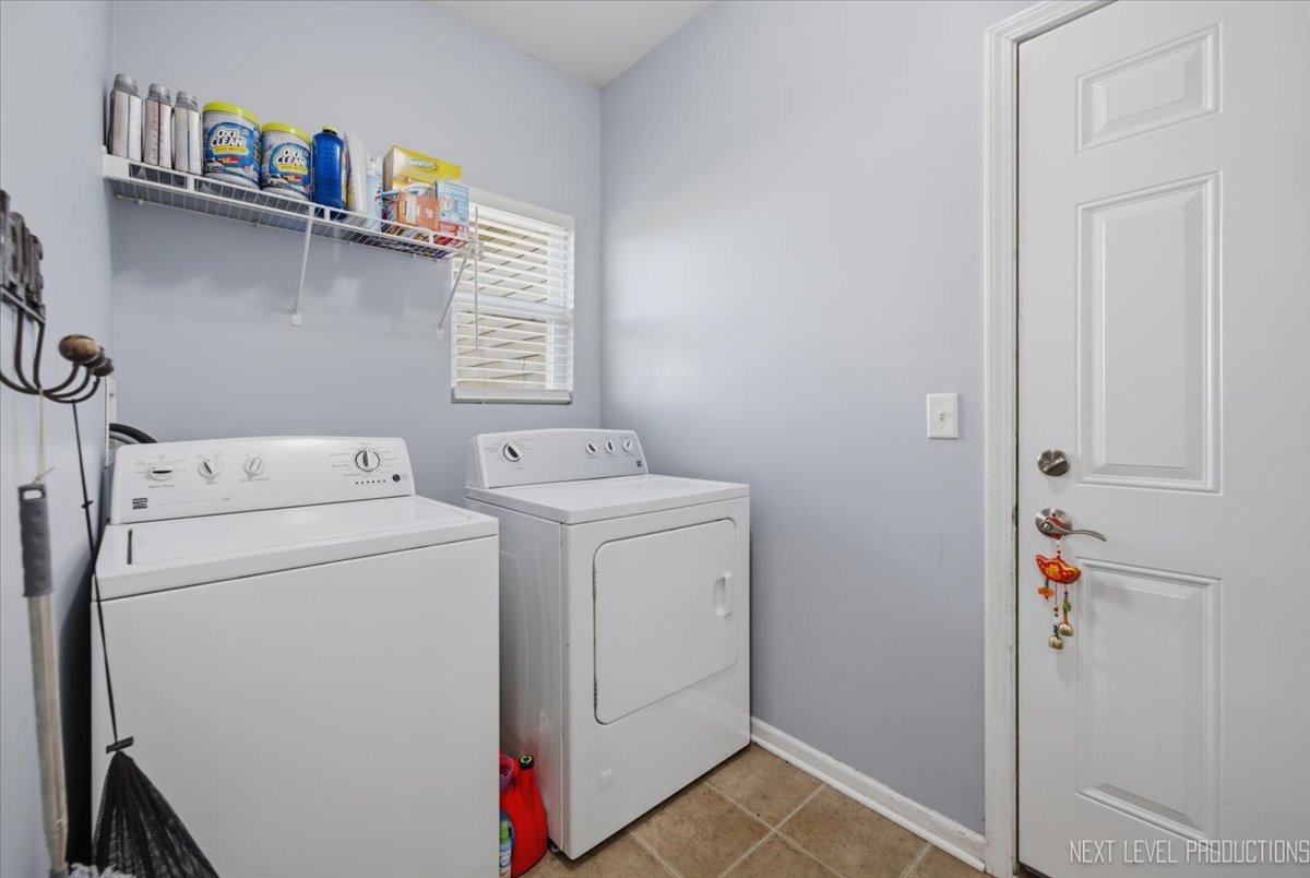 2427 Emerald Lane